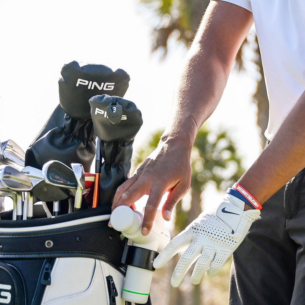 Hyperice Golf Holster อุปกรณ์เสริมหนีบเข้ากับถุงกอล์ฟ สำหรับ Hypervolt