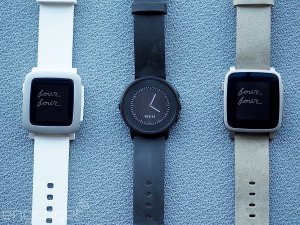 ความแตกต่าง Pebble Time, Pebble Time Steel และ Pebble Time Round ความแตกต่าง Pebble Time, Pebble Time Steel และ Pebble Time Round
